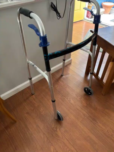 walker with handles to adjust the height